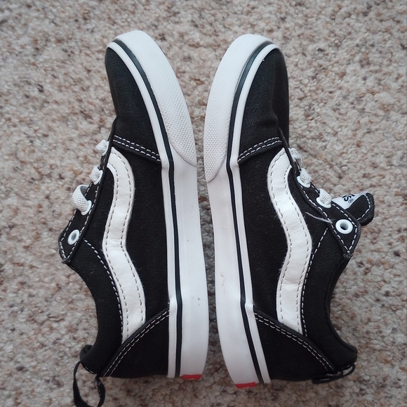 Old Skool Vans Toddlers Shoes - Picture 3 of 10
